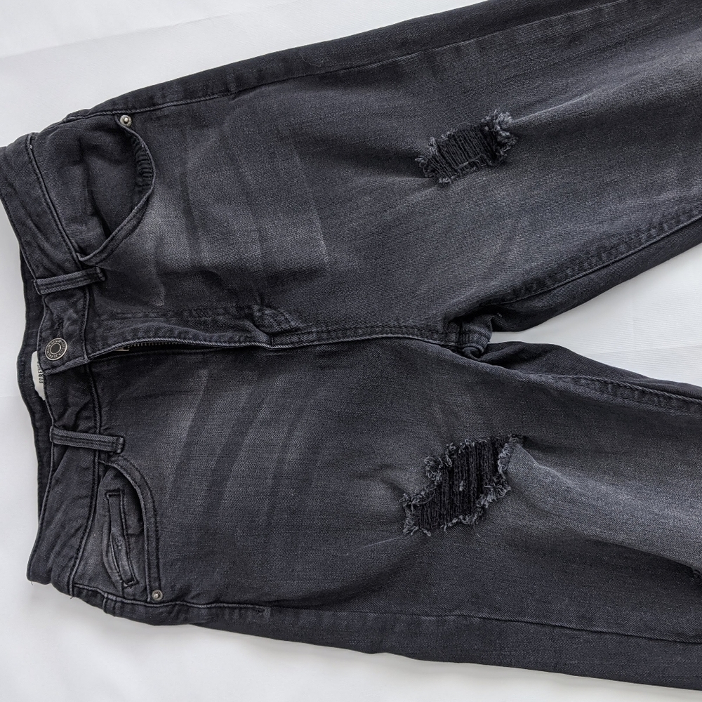 🌿HIGH RISE DISTRESSED JEANS🌿 - Picture 6 of 8